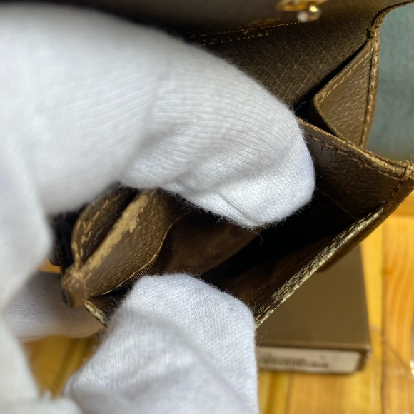 Gucci GG Supreme Coin Case/Wallet - Picture 12 of 16